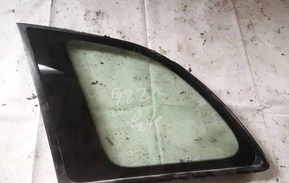 Toyota RAV 4 (XA20) Rear side window