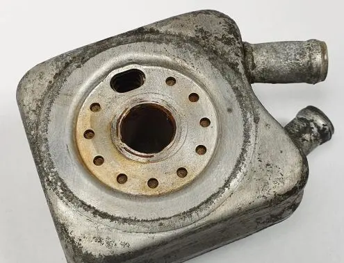 Audi TT Mk1 Engine oil radiator 028117021