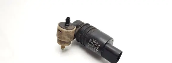 Volkswagen PASSAT B6 Windscreen/windshield washer pump 1K6955651