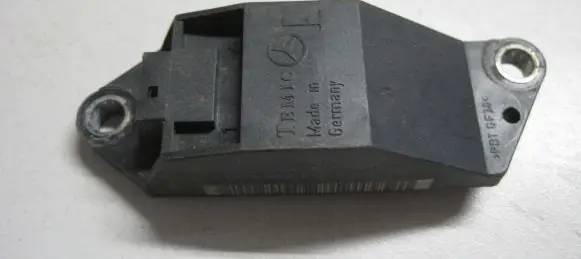 Mercedes-Benz E W211 Airbag deployment crash/impact sensor A0018209326