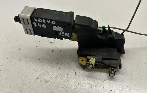 Volvo S40, V40 Front door lock