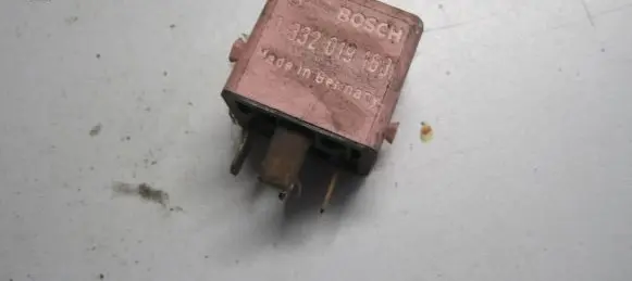 BMW 5 E39 Other relay 0332019168