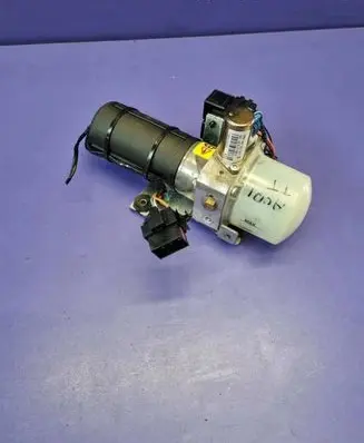 Audi TT Mk1 Convertible roof hydraulic pump 8N7871611A 8N7871611B