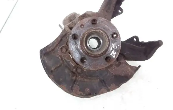 Front wheel hub spindle knuckle