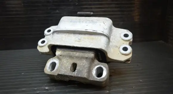 Seat Altea Engine mount bracket 1K0199555