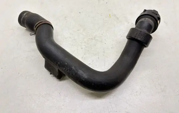 Volkswagen PASSAT B5.5 Engine coolant pipe/hose 8D0121101AD