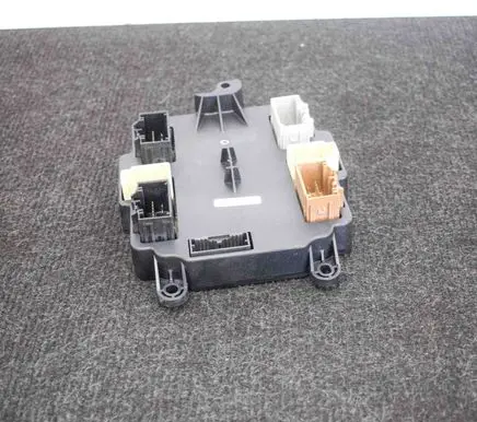 Tesla Model X Door control unit/module 106205610B