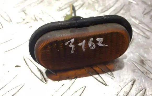Renault Megane I Front fender indicator light