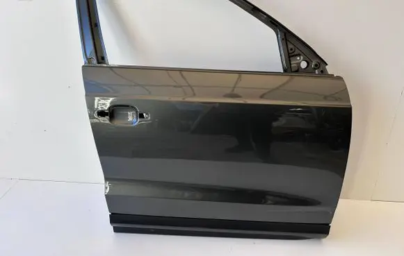 Audi Q3 8U Front door 8U0831152B