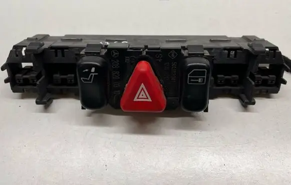 Mercedes-Benz E W210 Hazard light switch 2088200310 A2088200310