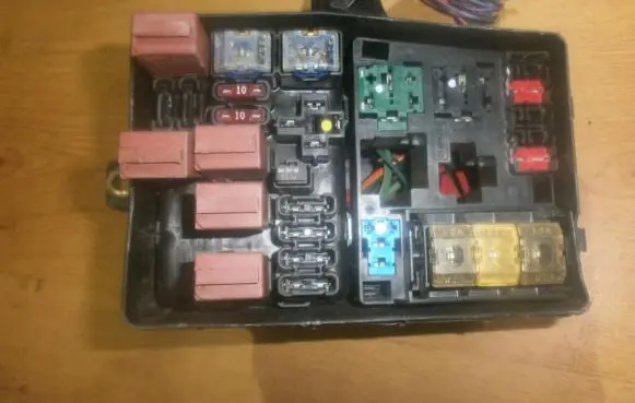 Ford Mondeo MK II Fuse box set 93bg14411ac