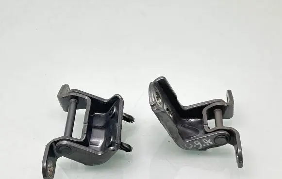 Nissan Navara D23 Rear door hinge set 824012Y90A