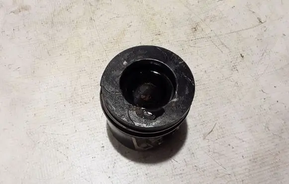 Renault Master III Piston with connecting rod 120A11789R