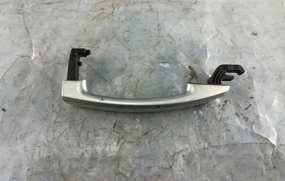 Opel Zafira B Front door exterior handle