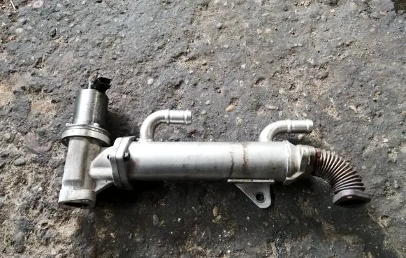 KIA Carens I EGR valve cooler 2841627410