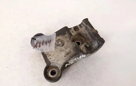 Citroen C3 Engine mounting bracket