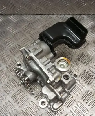 Mazda CX-3 Oil pump PF01 D1083