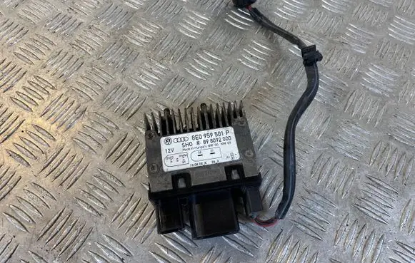 Coolant fan relay
