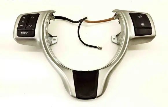 Toyota Yaris Steering wheel buttons/switches 3382Y24