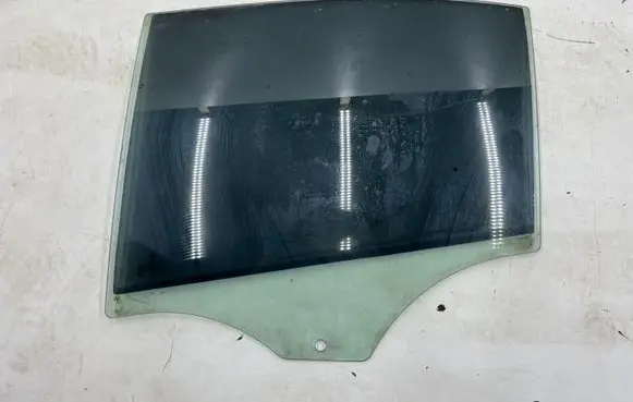 BMW 3 E90 E91 Front door window glass four-door 43R001582