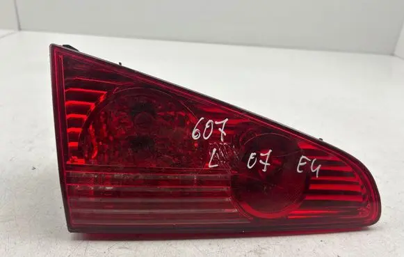 Peugeot 607 Tailgate rear/tail lights 