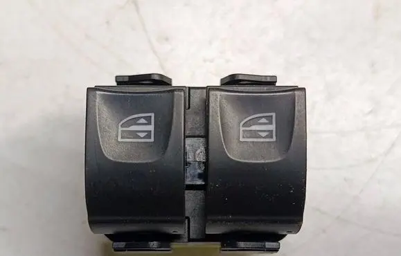 Renault Captur Electric window control switch 254118722RS5 254118722R