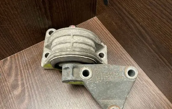 Citroen Jumper Engine mounting bracket 1335129080 1333647080