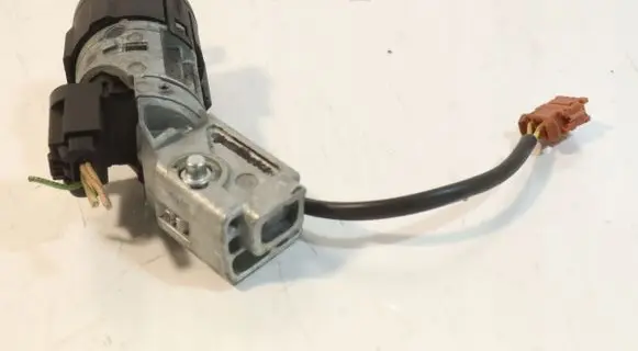 Peugeot Partner Ignition lock 9663123280