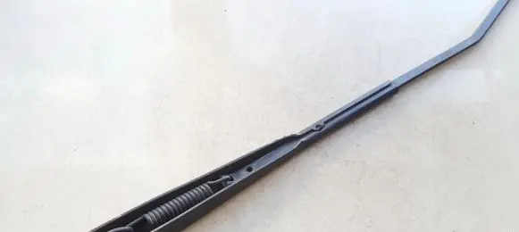 Renault Laguna I Front wiper blade arm 7700821934