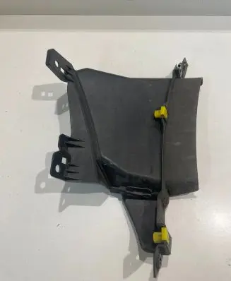 Audi A4 S4 B9 8W Intercooler air guide/duct channel 8W0121764L 8W0121764G