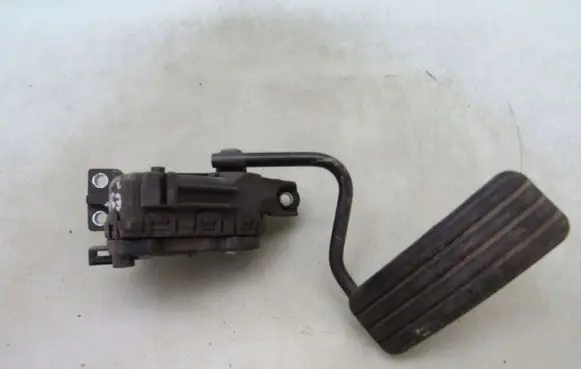 Renault Espace III Accelerator throttle pedal 8200007513