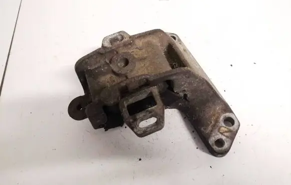 Citroen C5 Engine mount bracket