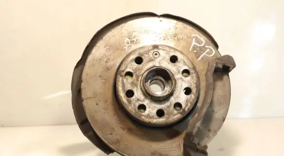 Front wheel hub spindle knuckle