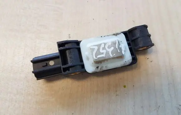 Audi A3 S3 8P Airbag deployment crash/impact sensor 4b0959643d 602437