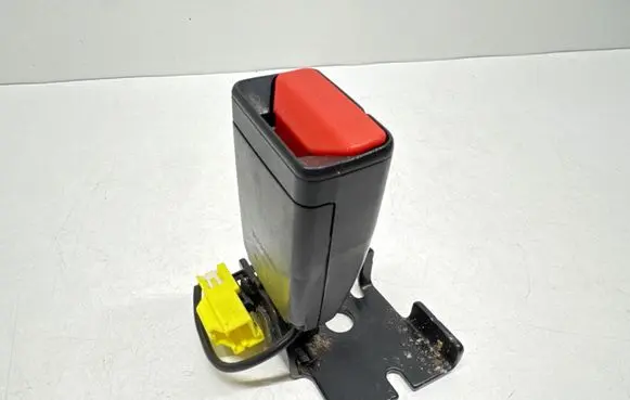 Volvo V40 Rear seatbelt buckle 31292085