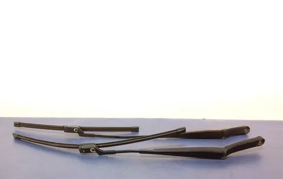 Volkswagen PASSAT B6 Front wiper blade arm 3C1955409C