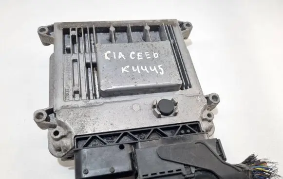 KIA Ceed Engine control unit/module ECU 1039S36309 39119-2B040