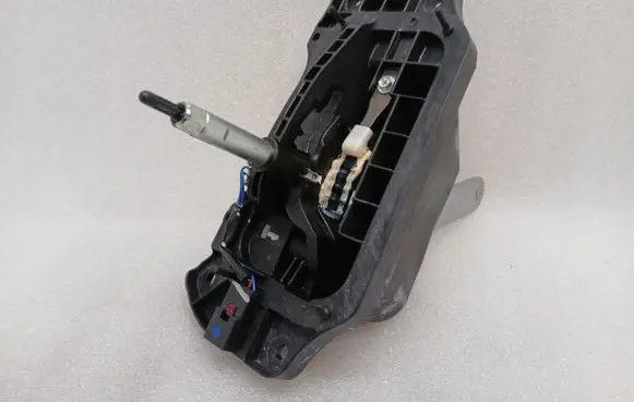 Chevrolet Corvette C7 Gear selector 23320197