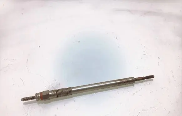 Toyota Corolla Verso AR10 Glow plug 1985026022