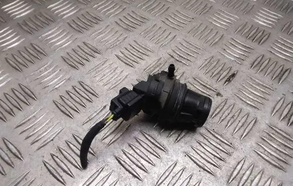 Mazda 3 I Windscreen/windshield washer pump 8603102451
