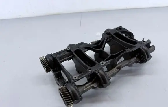 Mercedes-Benz E C207 W207 Oil pump balance shaft A6510340216 A6510130436