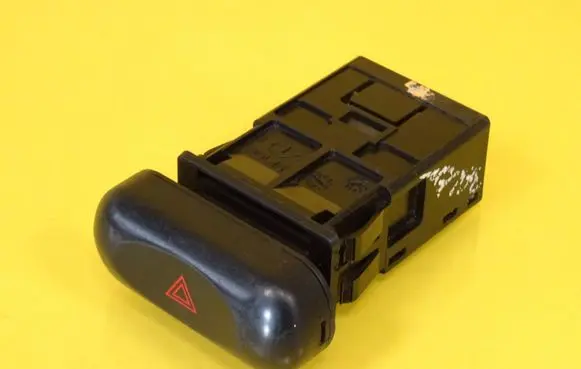 Suzuki Baleno EG Hazard light switch SP106