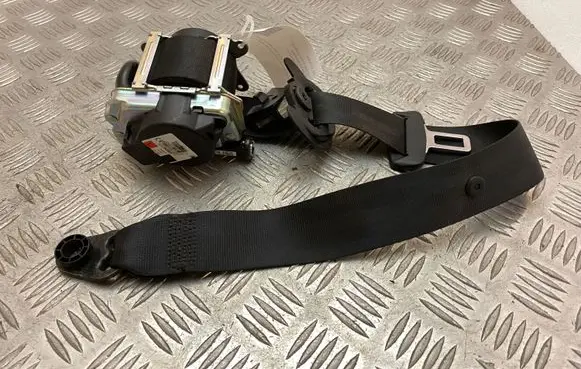 Land Rover Discovery 5 Front seatbelt HY32611B09AC