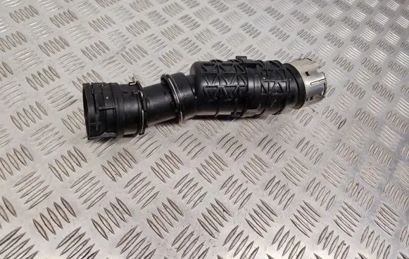 Volvo XC60 Intercooler hose/pipe 32325435