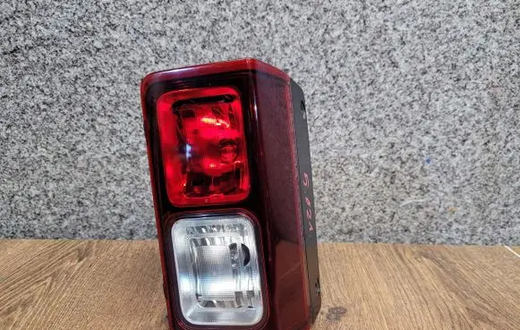 Renault Trafic III (X82) Rear/tail lights 265598103R