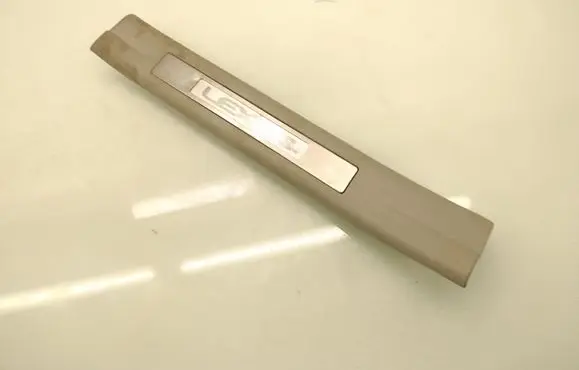 Lexus RX 330 - 350 - 400H Rear sill trim cover 6794048020