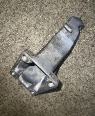 BMW 5 E28 Engine mounting bracket 1127362