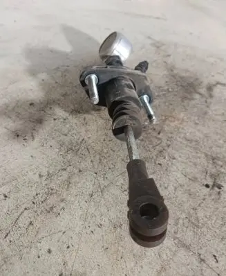 Volkswagen Sharan Clutch master cylinder 90523769