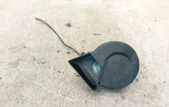 Audi A4 S4 B7 8E 8H Horn signal