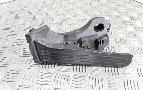 Volkswagen Touran I Accelerator throttle pedal 1T1721503E 6PV00868900